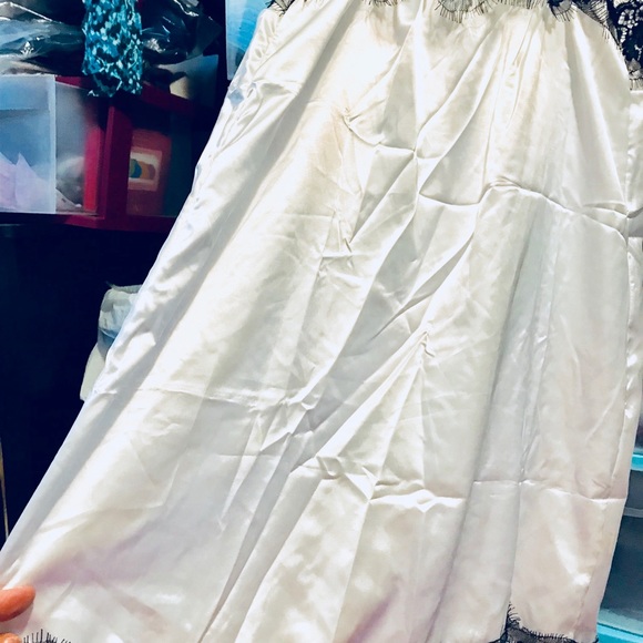 TREAT YOUR VALENTINE!   Satin and Lace Lingerie - Picture 7 of 8